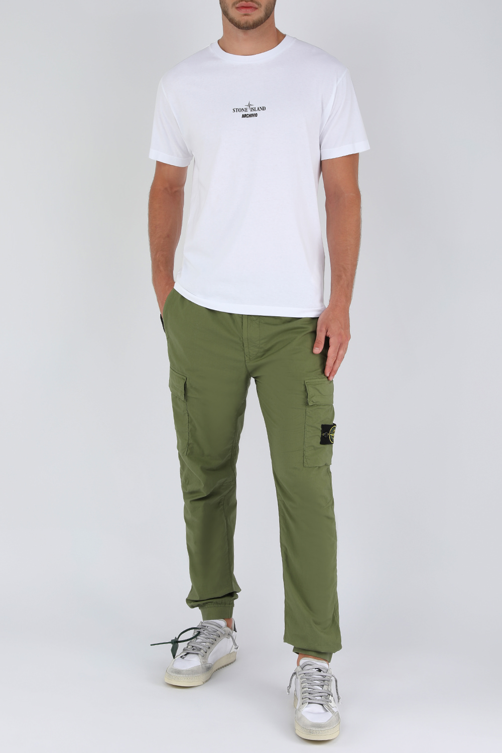 חולצת טי לבנה עם לוגו כוכב רקום STONE ISLAND